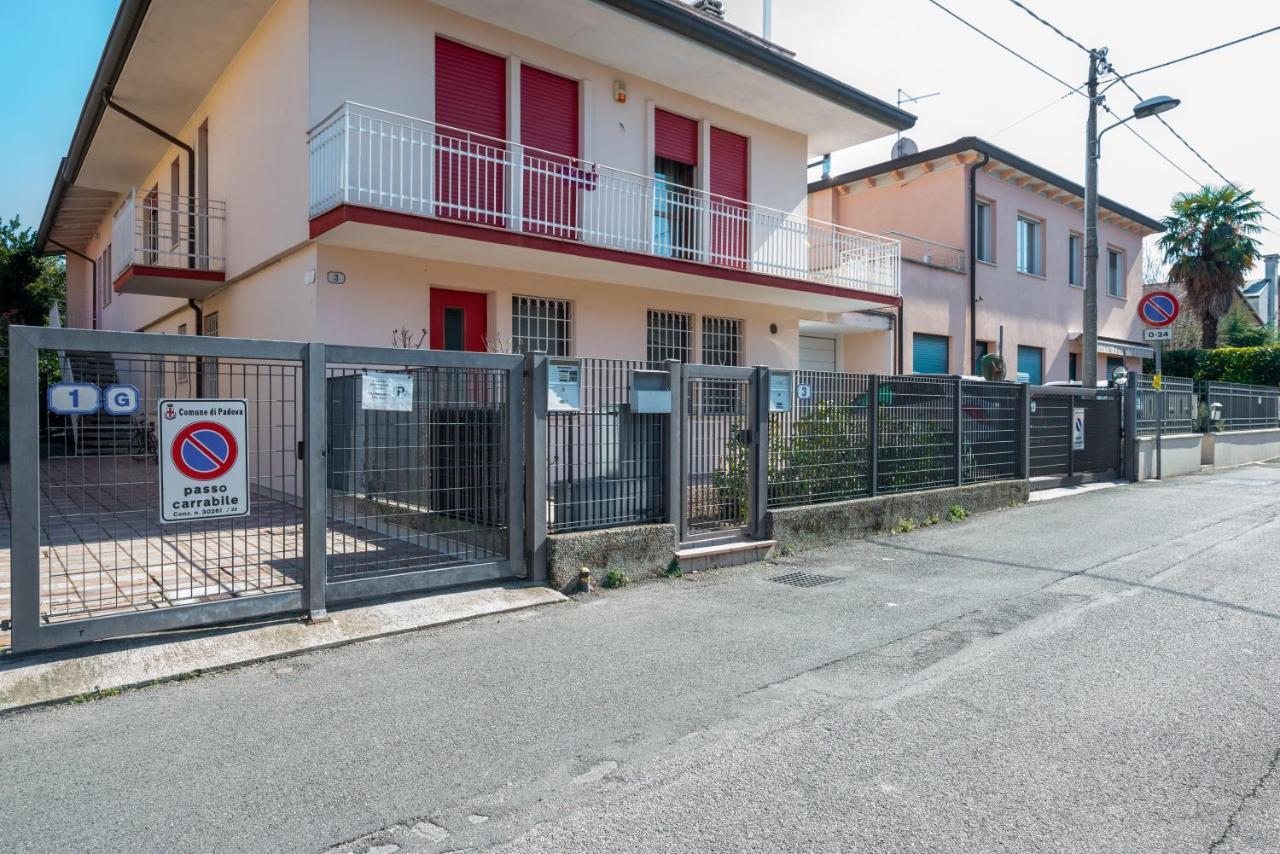 Santa Rita Roomy Apartments Padova Exterior photo